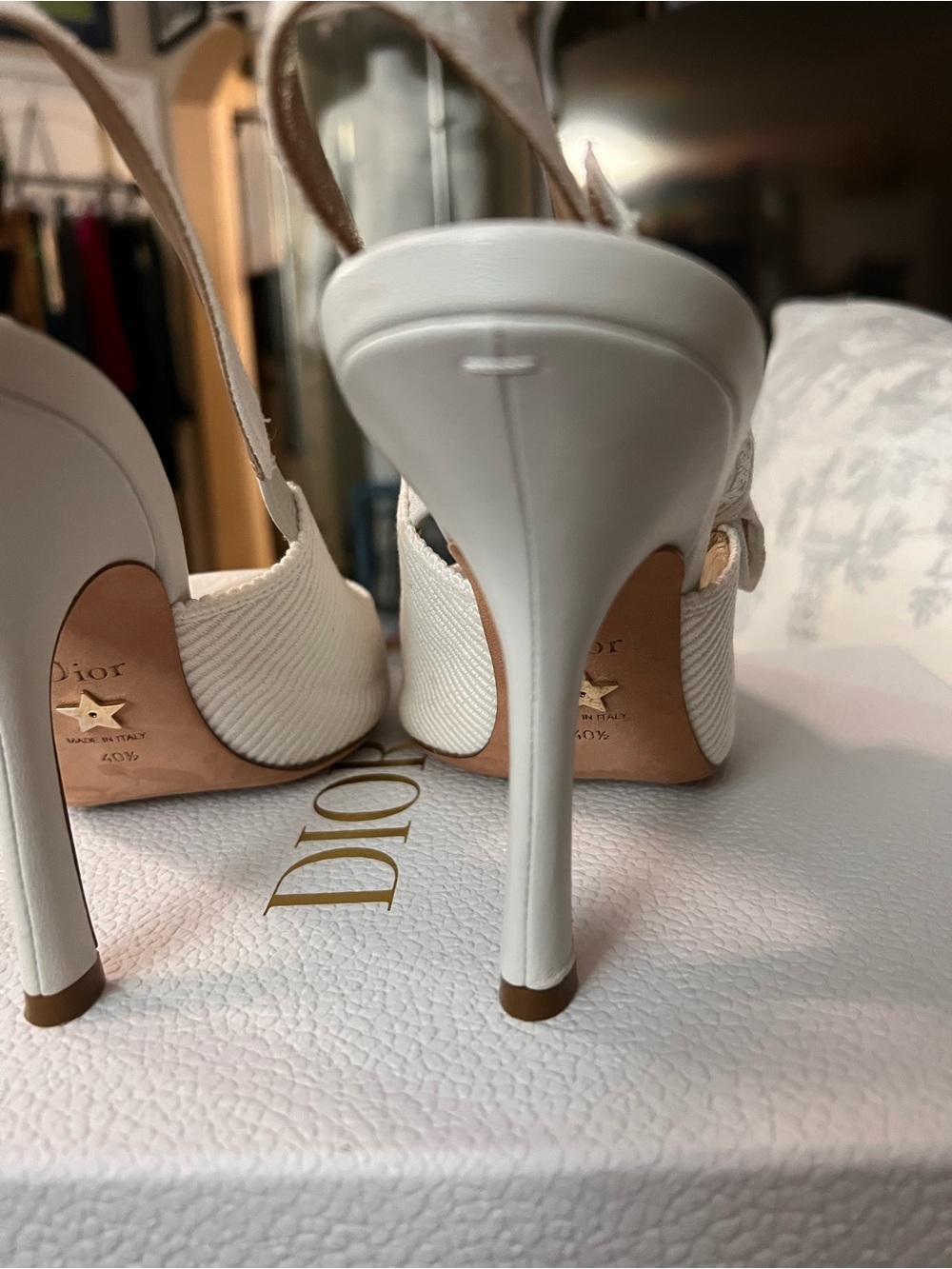 DIOR White/Cream Pointed-Toe Slingback Fabric Heels w/ J’Adior Bow 10.5; 4” heel - Picture 9 of 14